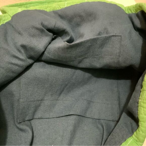 Large Quilted floral open tote bag green white stitches - Picture 5 of 8